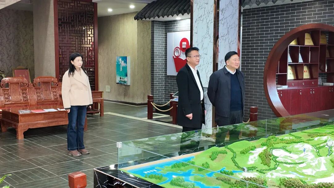 随州市委社会工作部调研随州石材商会(图1)