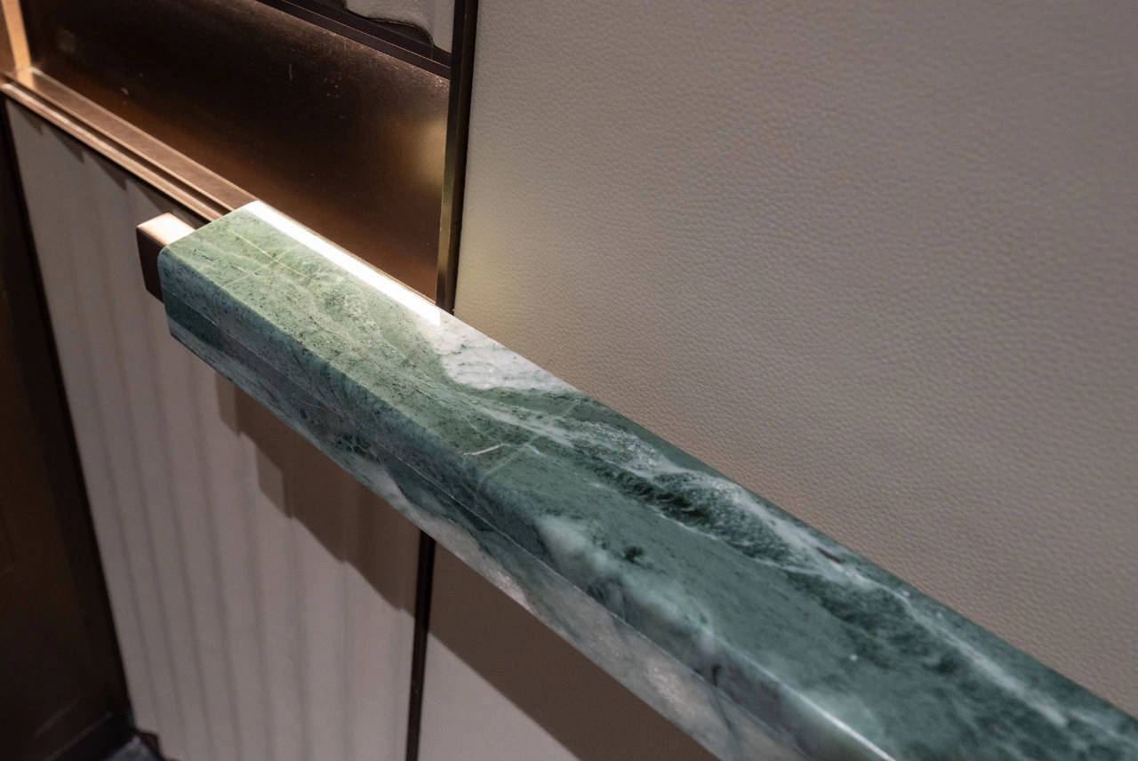 广州楼市“奢石斗阔竞赛”调查：一块石头撑起的高端梦(图3)