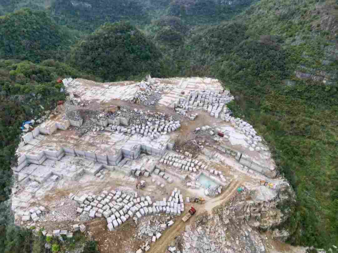 动辄数亿起步、开采年限20年起步：饰面石材矿权正在“劝退”小玩家(图1)